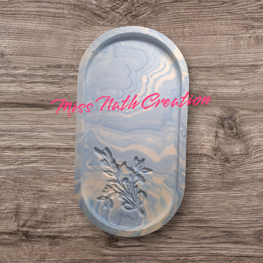 Plateau ovale en Jesmonite – Marbré bleu & motif floral délicat