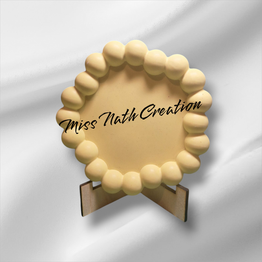 Plateau décoratif en Jesmonite – Jaune pastel & contour perlé